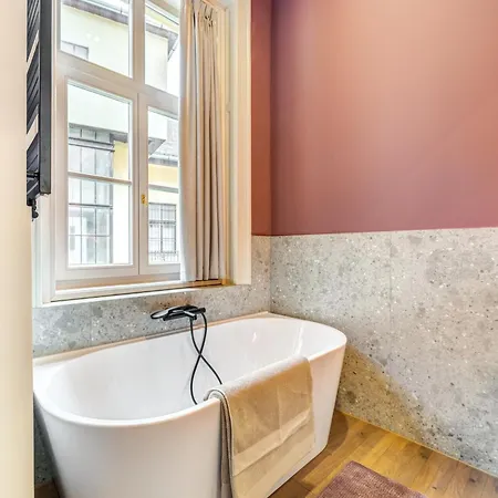 Stylish 2br In Historic Palace District Apartmán Budapešť
