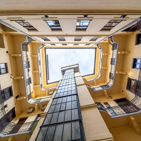Stylish 2br In Historic Palace District Budapeşte